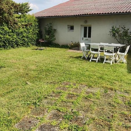 Gîte la Metairie, au calme à la campagne Saint-Seurin-de-Palenne Extérieur photo
