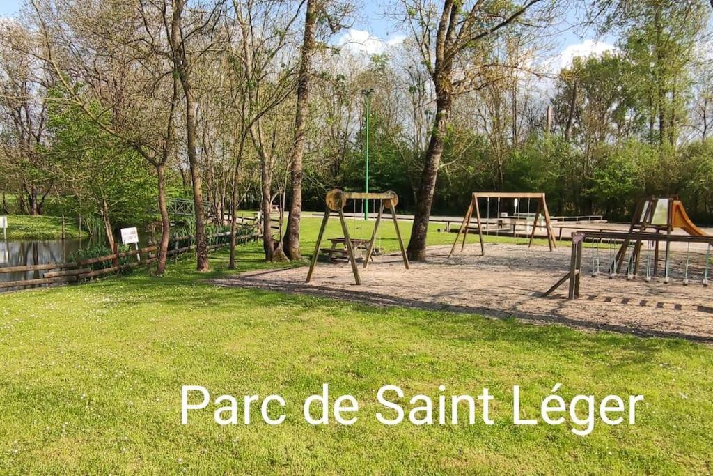 Gîte la Metairie, au calme à la campagne Saint-Seurin-de-Palenne Extérieur photo